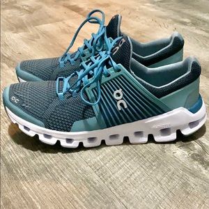 On Cloud Cloudswift Running Shoes